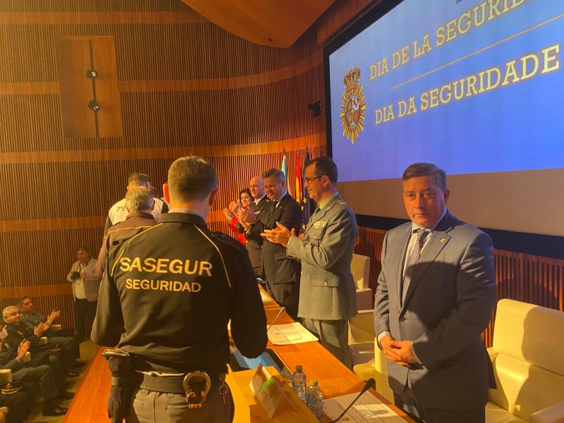José Miñones subraya que la próxima consideración de los vigilantes de seguridad privada como agentes de autoridad les dotará de mayor seguridad jurídica en sus tareas 