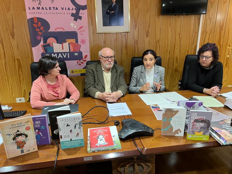 Isabel Rodríguez destaca en Sarria la importancia de la Maleta Viajera contra la Violencia de Género “para la prevención y sensibilización de la ciudadanía”
