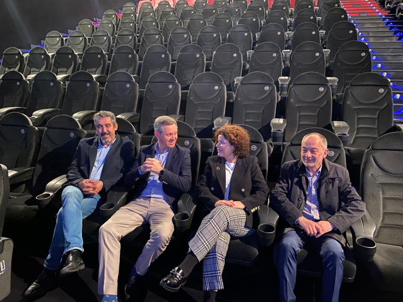 José Miñones reafirma en Santiago el apoyo del Gobierno de Pedro Sánchez a la industria cultural, con medio millón de euros para impulsar la actividad de 200 salas de cine en Galicia