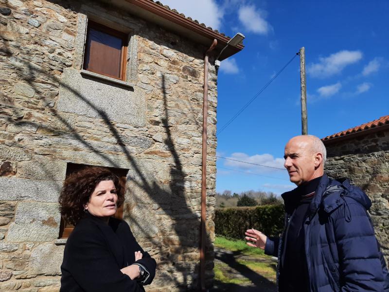 María Rivas reivindica en Curtis la ayuda de 1M€ del Gobierno a través del  DUS 5000 para la renovación del alumbrado público y que permitirá al municipio un importante ahorro energético 