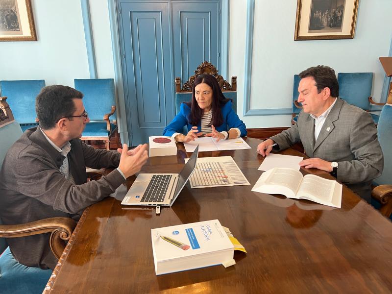 Isabel Rodríguez supervisa la planificación logística de la Subdelegación del Gobierno para las elecciones municipales de 28 de mayo 