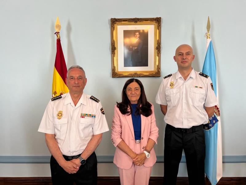 La subdelegada del Gobierno recibe al nuevo inspector jefe de la Comisaría de Policía Nacional de Monforte de Lemos