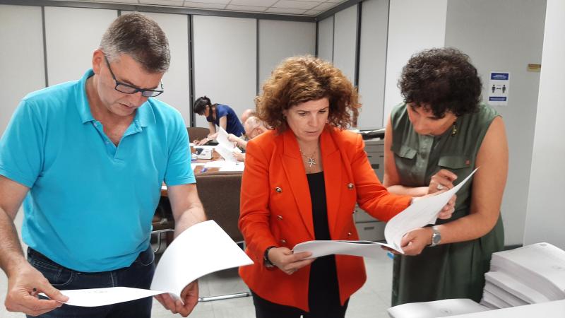 María Rivas pone en valor el trabajo del personal de la Oficina del Censo Electoral que garantiza que más de 163 mil coruñesas y coruñeses en el extranjero puedan votar en las elecciones del 23X