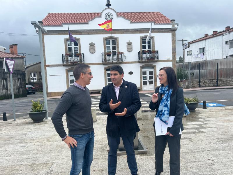 Pedro Blanco reitera el compromiso del Gobierno con la digitalización y la sostenibilidad de los ayuntamientos del rural que se traduce en 500.000 euros de inversión en el Concello de A Baña