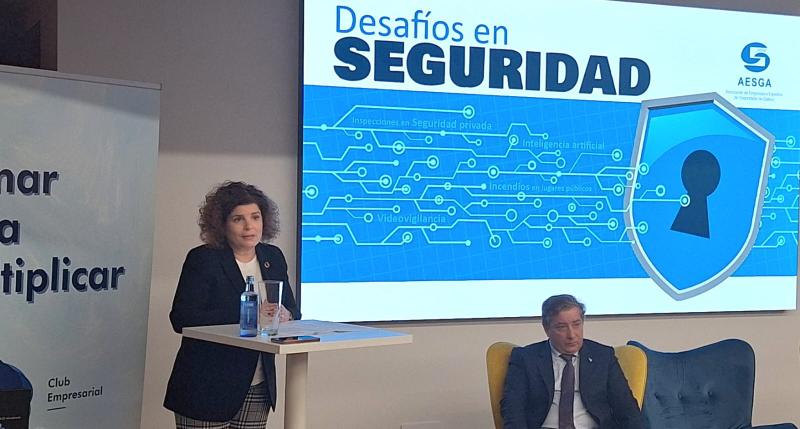 María Rivas señala que la seguridad de la que disfruta Galicia es fruto del buen entendimiento y colaboración entre lo público y el privado 