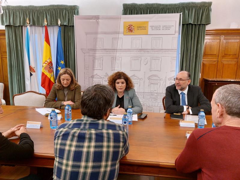 María Rivas mantuvo una reunión con la Cofradía de Pescadores de A Coruña, para clarificar las ayudas al sector marisquero contempladas en las obras de regeneración de la Ría del Burgo