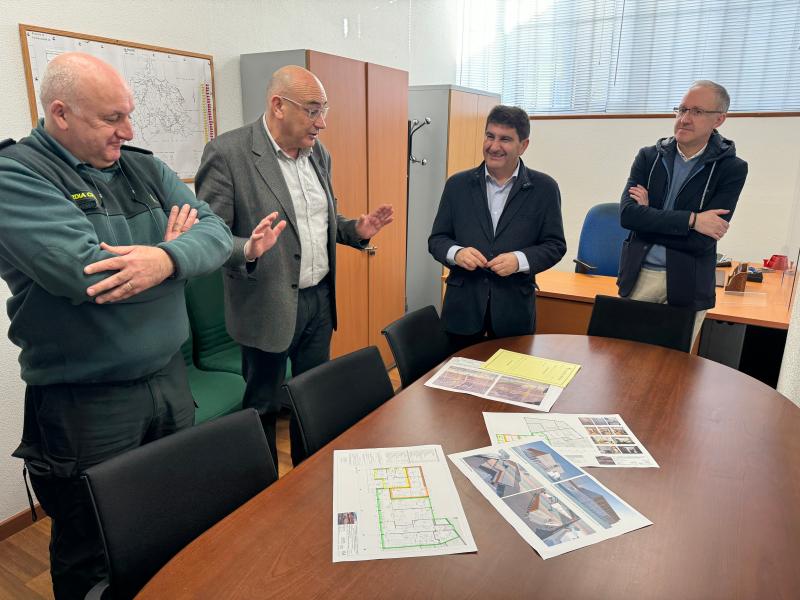 Pedro Blanco destaca la colaboración entre el Gobierno y el Ayuntamiento de Valdoviño para la mejora del puesto de la Guardia Civil de la localidad