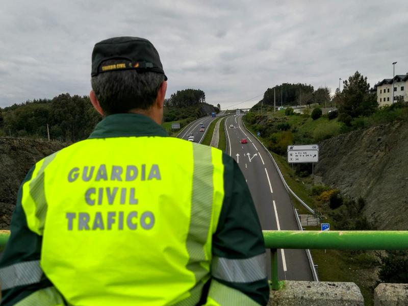 La DGT inicia mañana en Galicia una campaña especial de vigilancia en los tramos de vías interurbanas afectados por obras