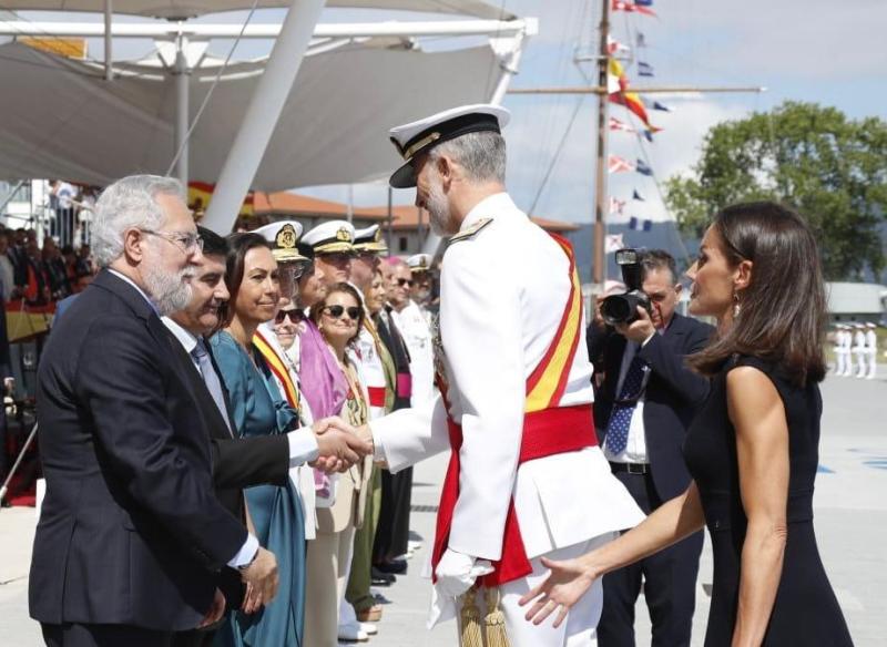 Pedro Blanco participa junto a Abel Losada en la entrega de Reales Despachos y jura de bandera en la Escuela Naval Militar de Marín