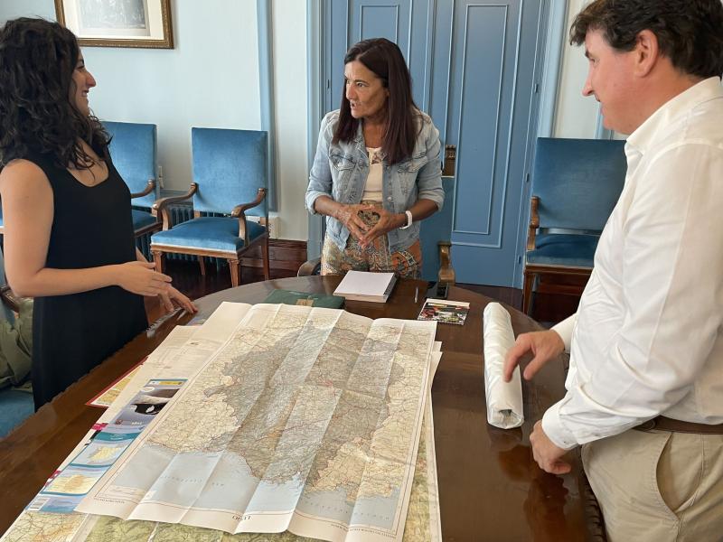 Isabel Rodríguez presenta los nuevos mapas provinciales de Lugo elaborados por el Instituto Geográfico Nacional