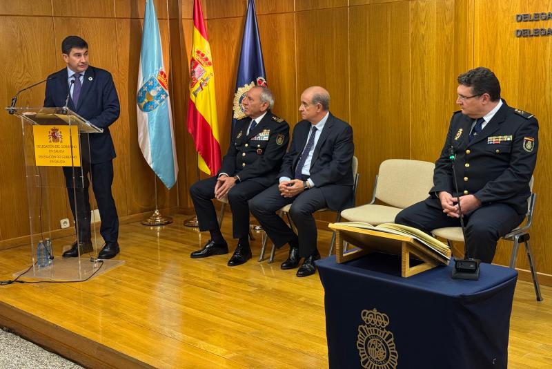 Pedro Blanco anima al nuevo jefe superior de Policía a consolidar Galicia como tercera comunidad más segura de España gracias a la plantilla policial más numerosa de la historia Pedro Blanco anima al nuevo jefe superior de Policía a consolidar Galicia como tercera comunidad más segura de España gracias a la plantilla policial más numerosa de la historia