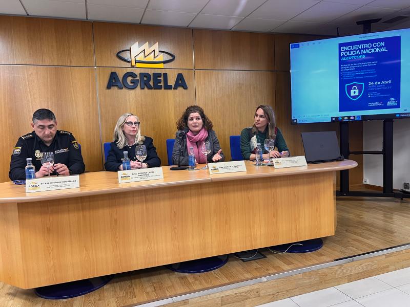 María Rivas pone en valor la colaboración de la Policía Nacional con las empresas de Agrela, en A Coruña, por la mejora de su seguridad
