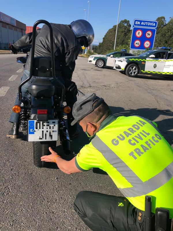 La DGT y la Guardia Civil desarrollan desde mañana en las carreteras de Galicia una campaña especial de vigilancia y control de motocicletas La DGT y la Guardia Civil desarrollan desde mañana en las carreteras de Galicia una campaña especial de vigilancia y control de motocicletas