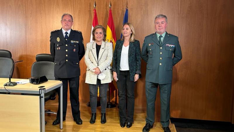 Fundación Rioja Salud suministrará 40 desfibriladores semiautomáticos externos a la  Policía Nacional y Guardia Civil en La Rioja 