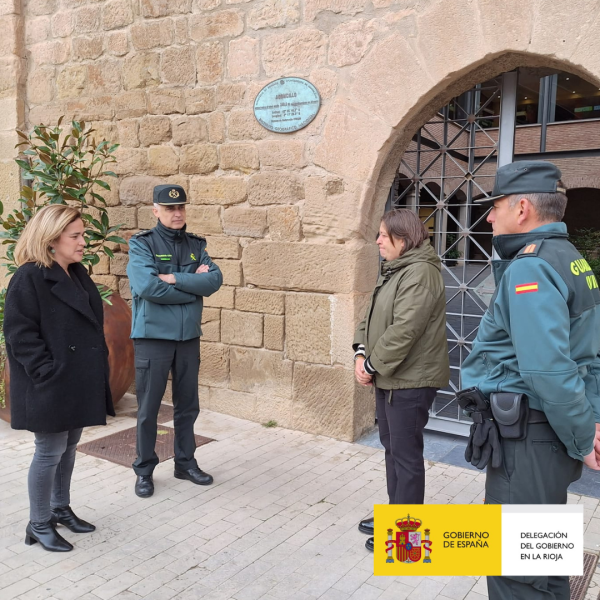 La Guardia Civil instala una oficina de atención ciudadana en el Ayuntamiento de Agoncillo