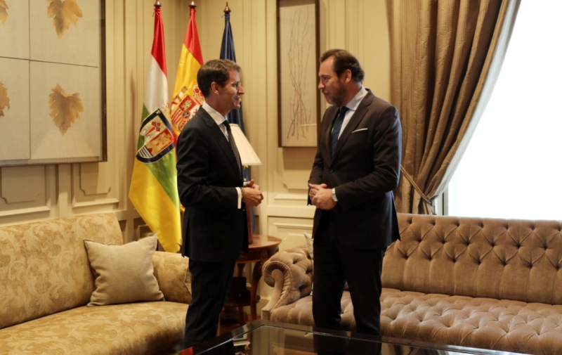 Óscar Puente anuncia que reforzará la oferta ferroviaria entre La Rioja y Madrid con la llegada de los nuevos trenes de alta velocidad S-107