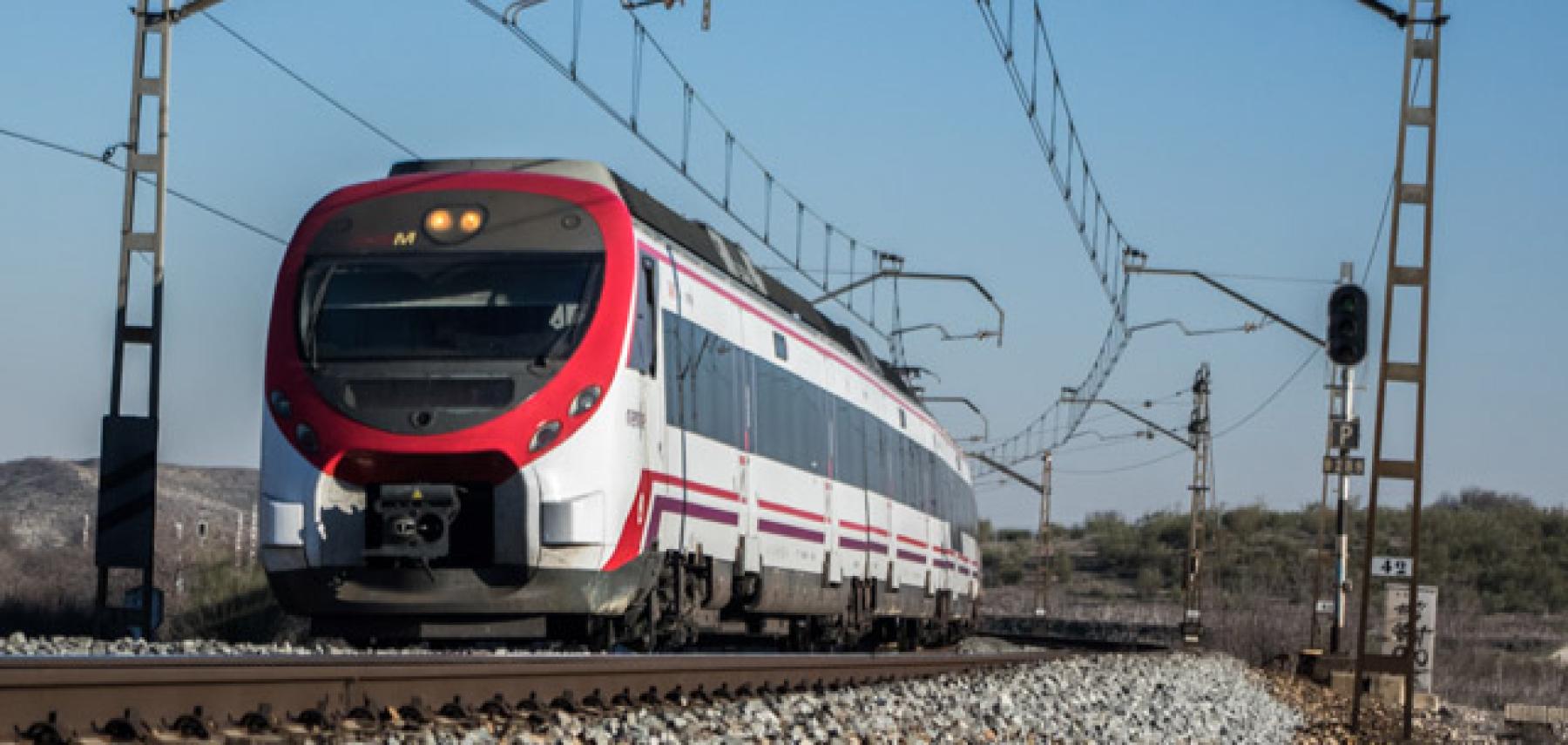 Renfe emitió alrededor de 1.700 abonos gratuitos de Media Distancia en La Rioja para el segundo cuatrimestre del año Renfe emitió alrededor de 1.700 abonos gratuitos de Media Distancia en La Rioja para el segundo cuatrimestre del año
