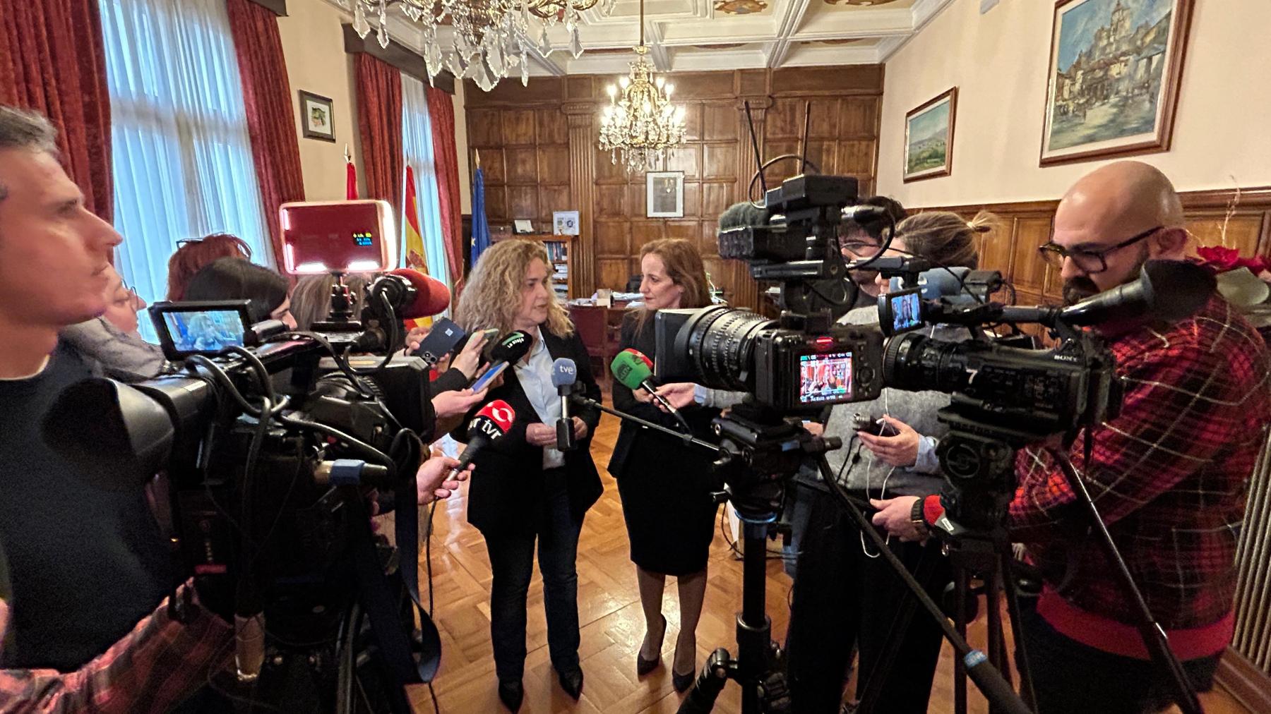 Arraiz Nalda insiste en que para reducir la siniestralidad vial deben ir de la mano las actuaciones de las administraciones y la concienciación social Arraiz Nalda insiste en que para reducir la siniestralidad vial deben ir de la mano las actuaciones de las administraciones y la concienciación social