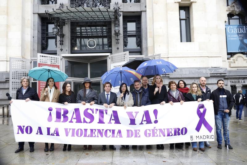 Mercedes González participa en el minuto de silencio de Cibeles en repulsa por el último asesinato machista en Madrid