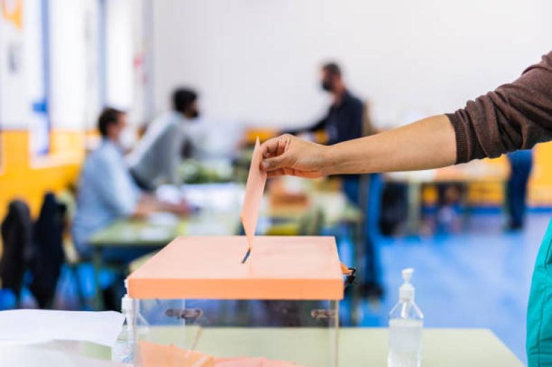 Normalidad en la apertura de los casi 1.100 centros electorales y de las más de 7.100 mesas de la Comunidad de Madrid