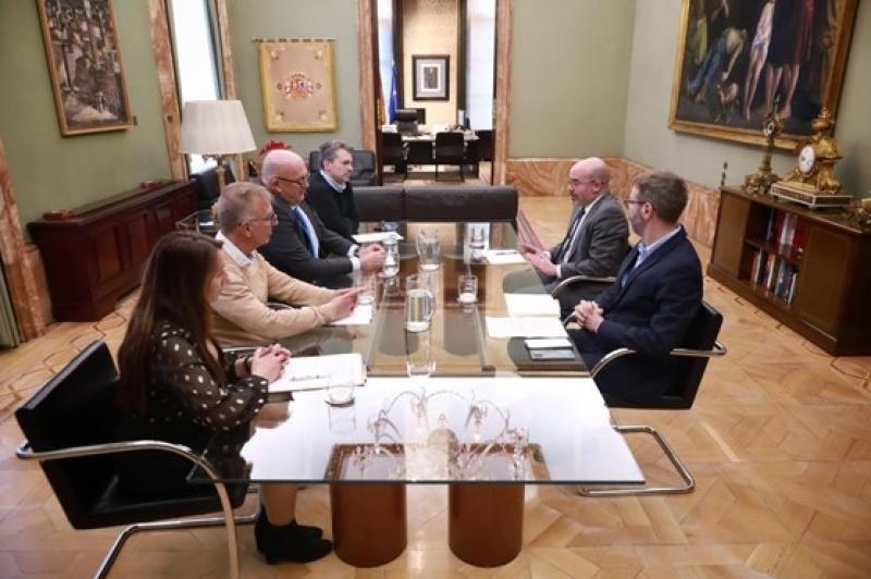 Francisco Martín recibe a representantes de la Agrupación de Transportistas de Contenedores de Obra de Madrid y Provincia