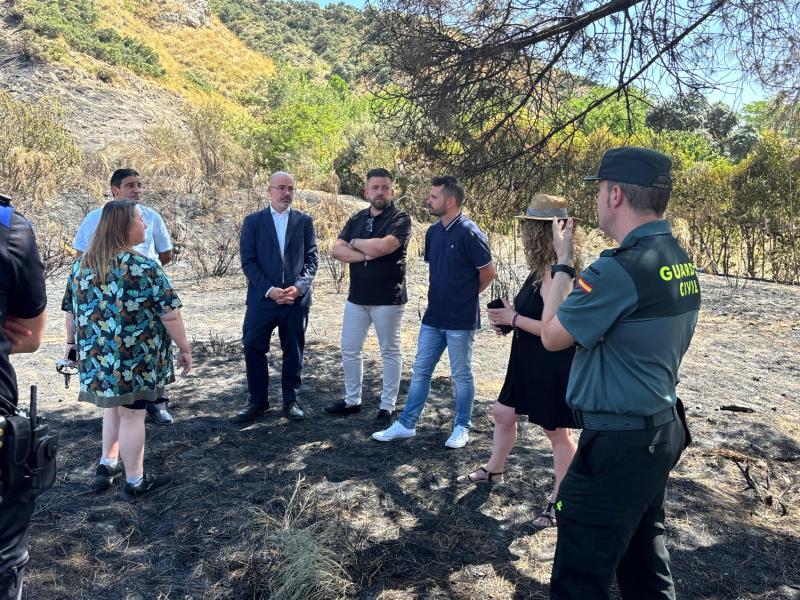 El delegado del Gobierno visita la zona incendiada en el municipio de San Martín de la Vega