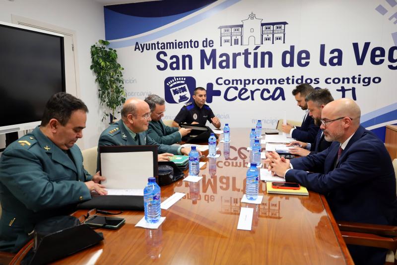El delegado anuncia que se va a completar y formalizar el traslado definitivo de la Tercera Compañía de la Guardia Civil a San Martín de la Vega El delegado anuncia que se va a completar y formalizar el traslado definitivo de la Tercera Compañía de la Guardia Civil a San Martín de la Vega