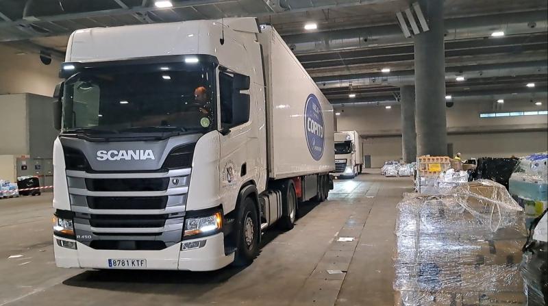 20 camiones llegarán hoy a Valencia con material donado por los municipios madrileños, coordinados por la FMM y centralizado en cinco espacios habilitados por el Gobierno de España