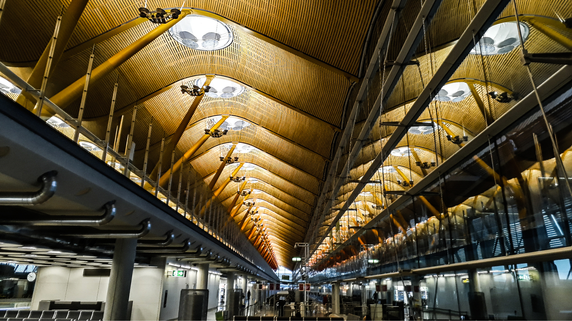 El Gobierno invertirá 4.000 millones de euros para ampliar y modernizar el aeropuerto de Madrid-Barajas