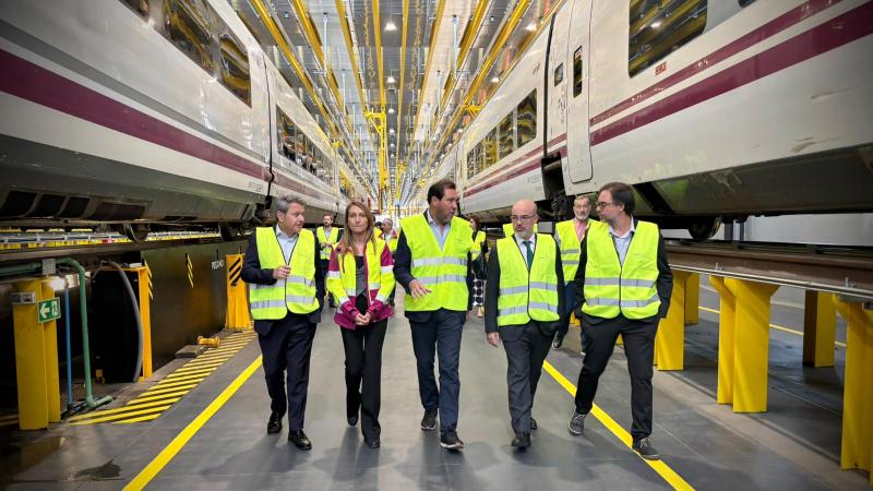 Óscar Puente anuncia una inversión de 1.000 millones de euros para modernizar los talleres de mantenimiento de Renfe Óscar Puente anuncia una inversión de 1.000 millones de euros para modernizar los talleres de mantenimiento de Renfe