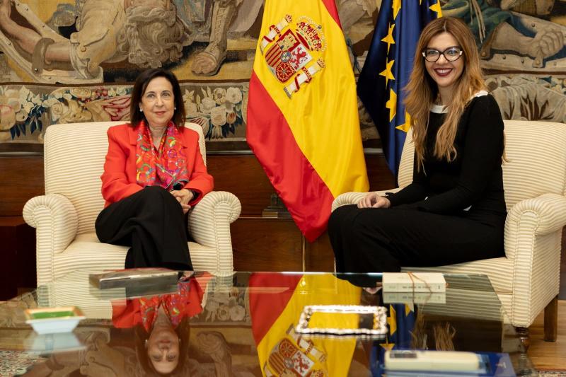 Encuentro de Sabrina Moh con la Ministra de Defensa para trasladarle diferentes proyectos para Melilla