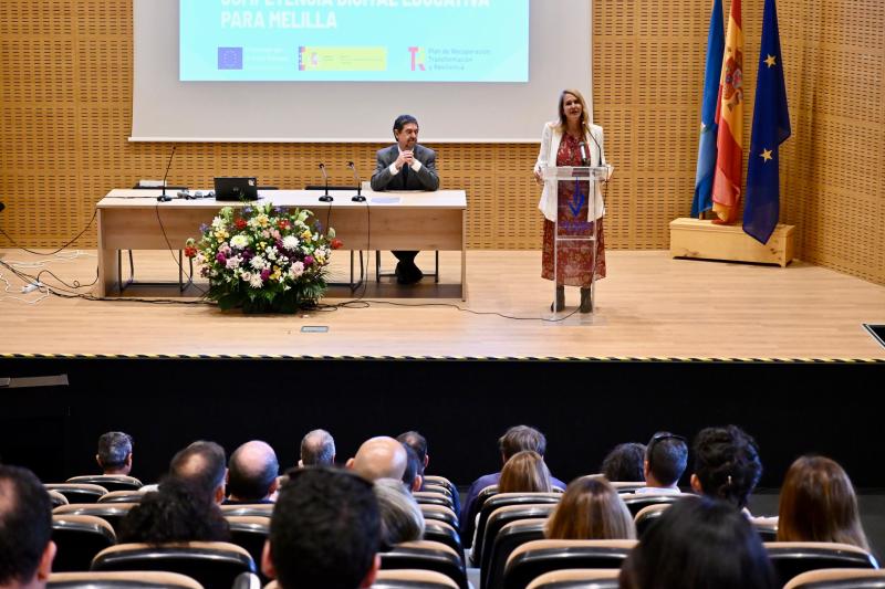 Melilla cuenta ya con 28 centros educativos con Plan Digital y 1.163 profesores certificados en competencia digital