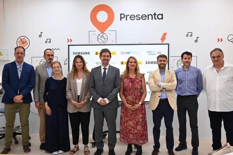 Melilla inaugura su Aula del Futuro, “un entorno para la renovación metodológica y la renovación tecnológica de la educación”