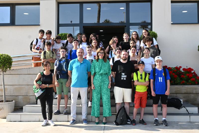 La Delegada recibe a los estudiantes Erasmus+ ‘Green Life’ del IES Miguel Fernández