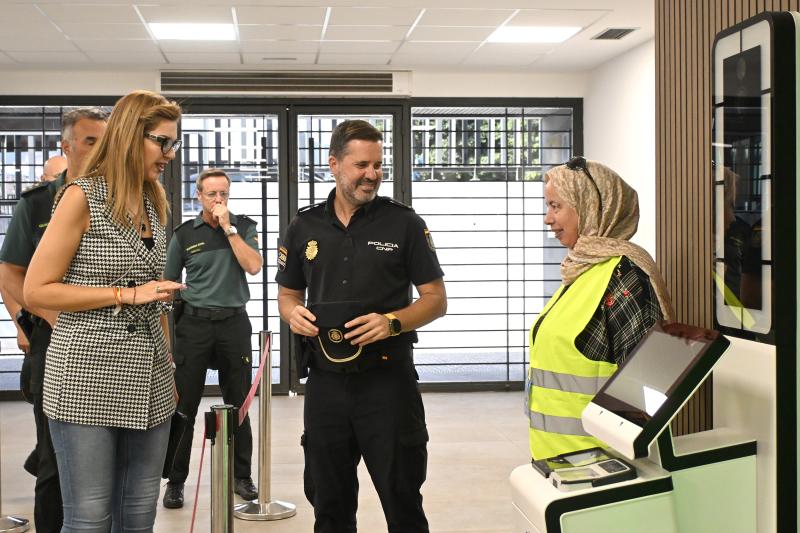 La primera semana del nuevo sistema europeo de control fronterizo se desarrolla sin incidentes reseñables en Beni-Enzar La primera semana del nuevo sistema europeo de control fronterizo se desarrolla sin incidentes reseñables en Beni-Enzar