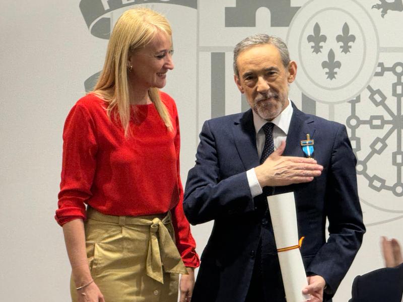 Guevara reconoce con las medallas de la Orden del Mérito Civil e Isabel la Católica el trabajo de seis profesionales por servicios relevantes a la ciudadanía Guevara reconoce con las medallas de la Orden del Mérito Civil e Isabel la Católica el trabajo de seis profesionales por servicios relevantes a la ciudadanía