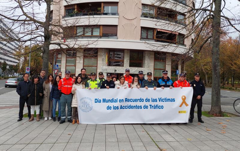 Concentración en recuerdo de las víctimas de accidentes de tráfico