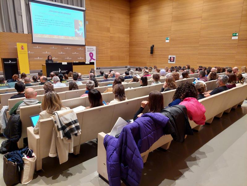 Ponencia en auditorio de civican