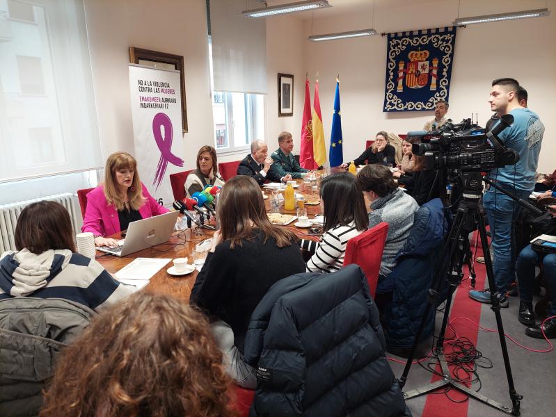 Ponentes y asistentes a la rueda de prensa