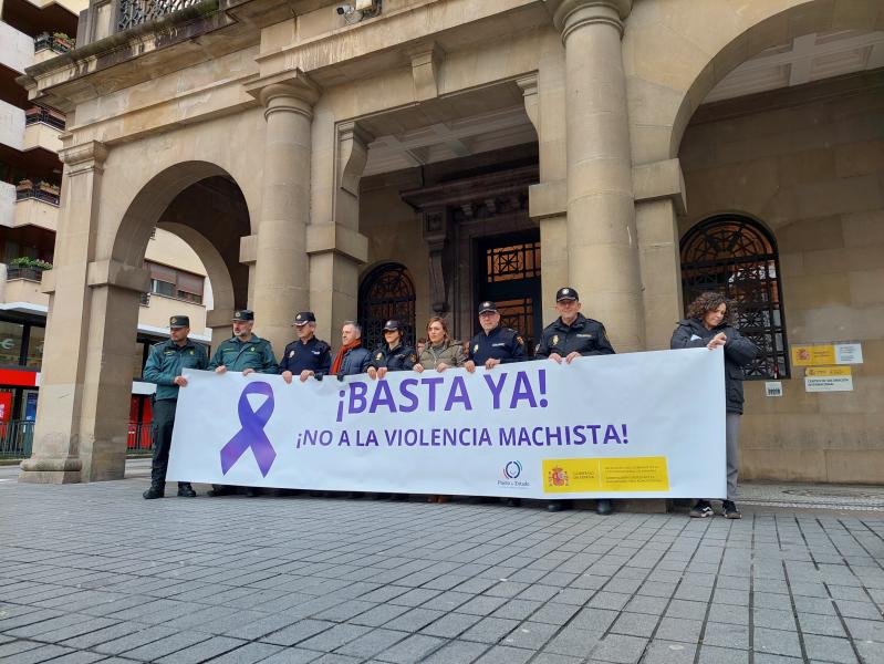 Concentración frente a la delegación del gobierno