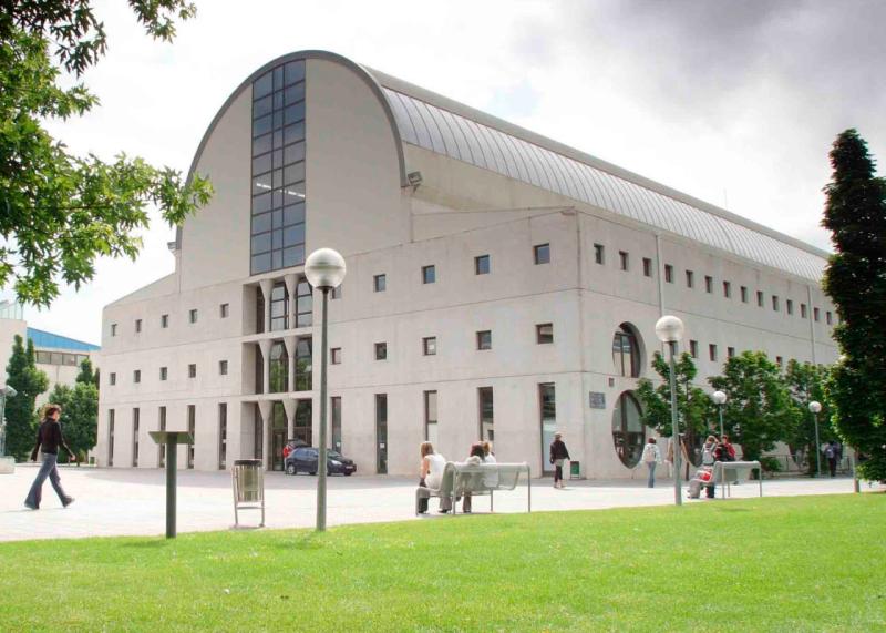 Exterior universidad pública de navarra