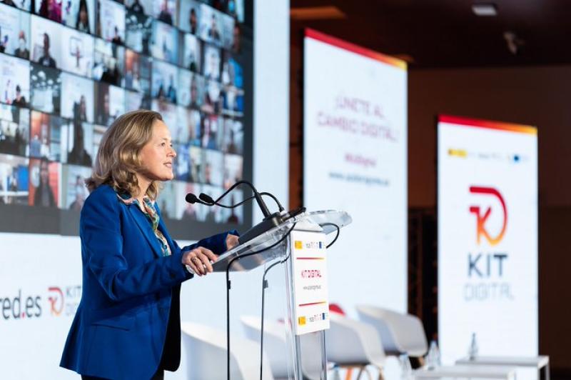 La vicepresidenta primera, Nadia Calviño, mantiene una jornada de trabajo en Vitoria-Gasteiz