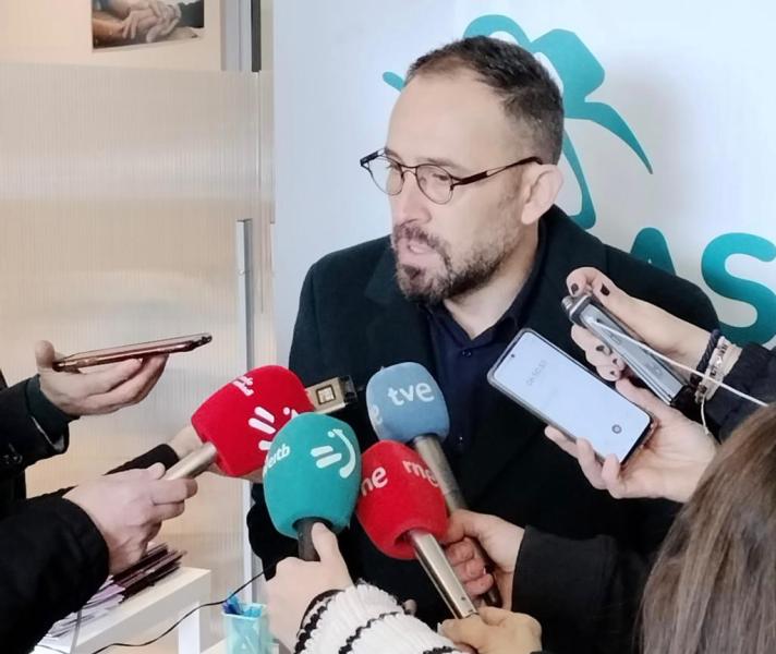 Denis Itxaso: “El centro de Vitoria responde al modelo europeo de acogida solidaria e integradora a los refugiados”