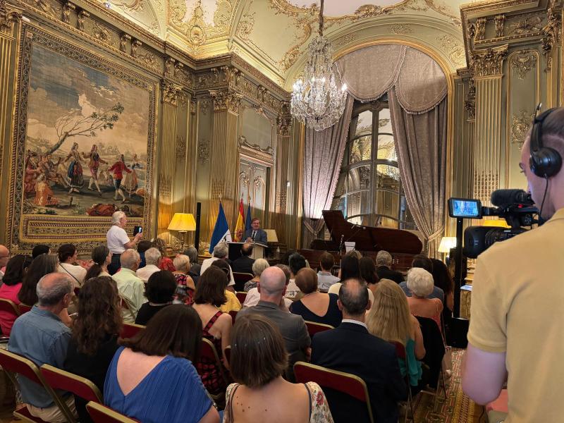 “Memorias de dictadura y democracia” en la Embajada de España en París “Memorias de dictadura y democracia” en la Embajada de España en París