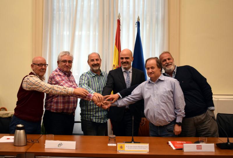 El Gobierno firma con los sindicatos el primer acuerdo sobre movilidad de funcionarios en la Administración General del Estado
