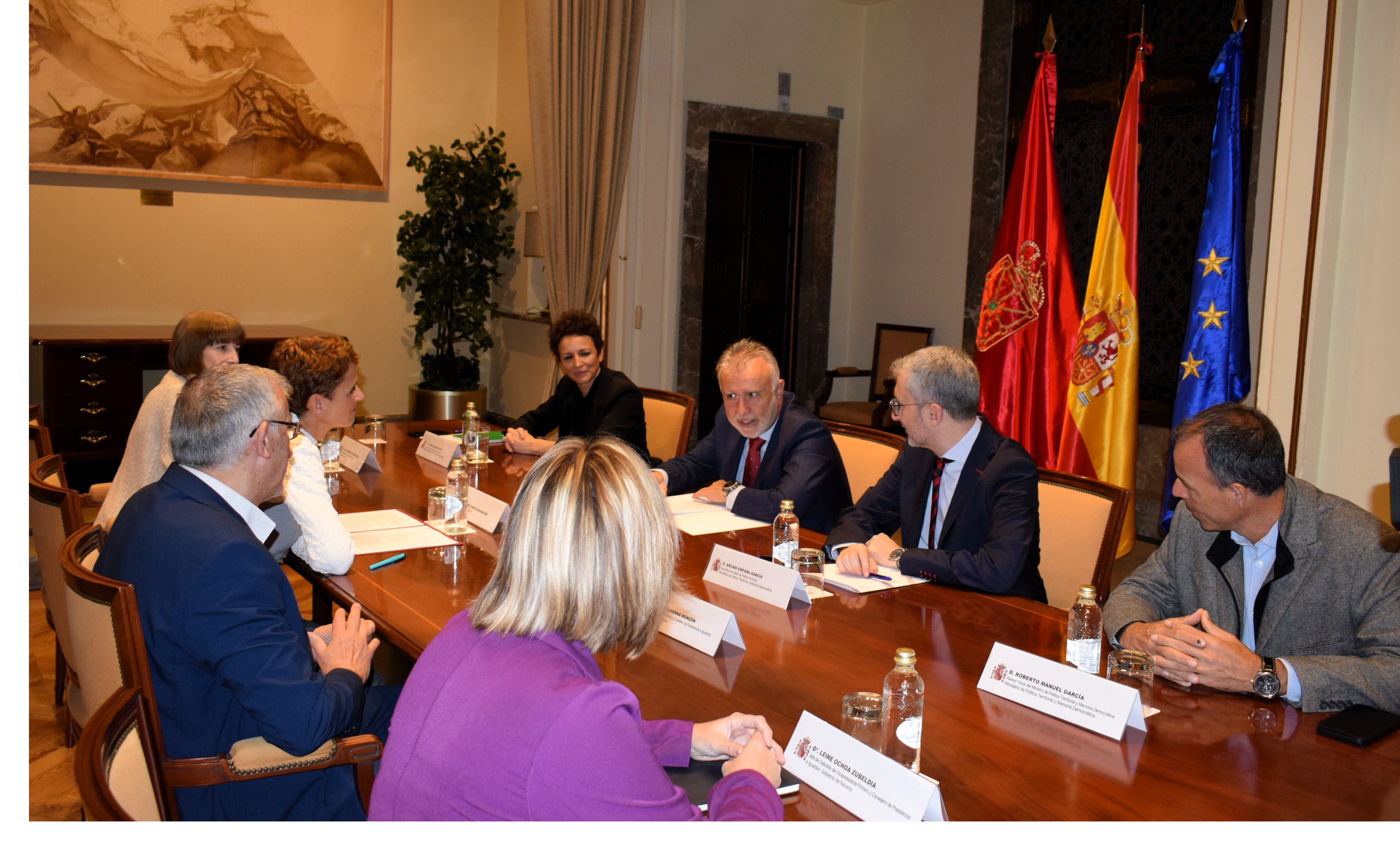 Reunión con la presidenta de la Comunidad Foral de Navarra
