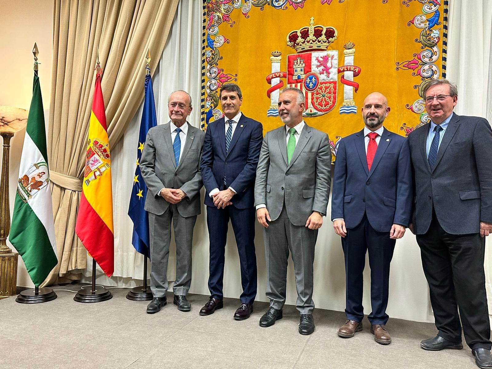 Ángel Víctor Torres preside la presentación oficial del subdelegado del Gobierno en Málaga y se reúne con asociaciones de Memoria Democrática