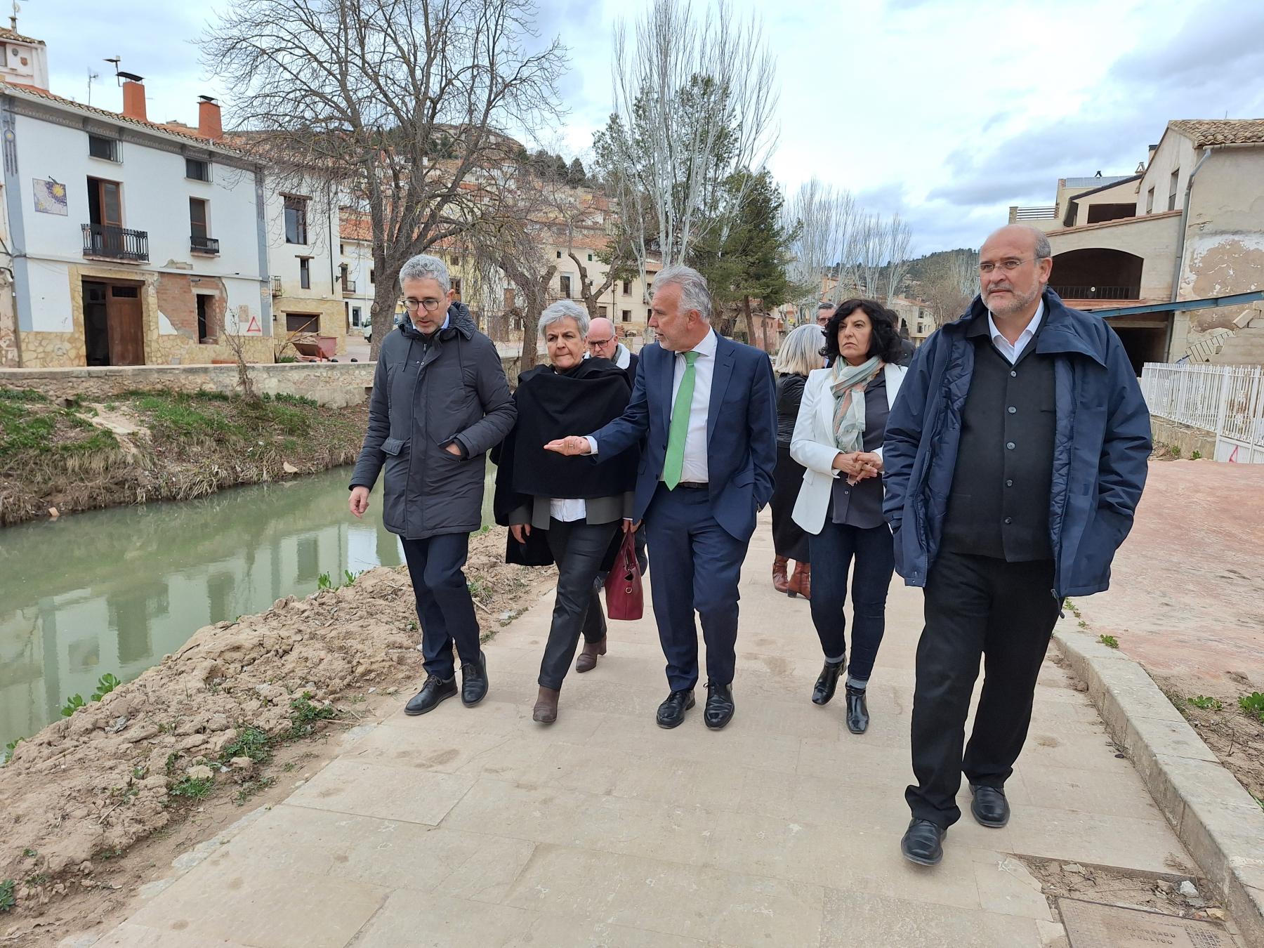 Ángel Víctor Torres visita el municipio castellano-manchego de Mira, que ha recibido 24,7 millones en ayudas tras ser castigado por la Dana