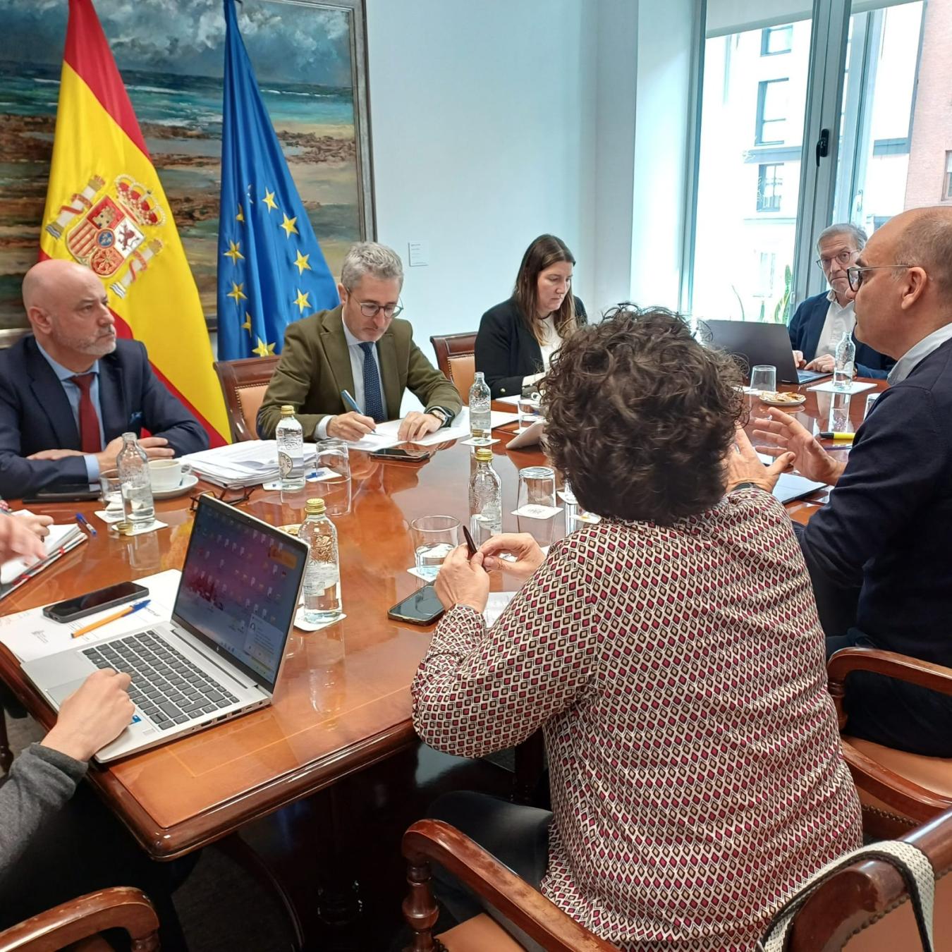 Arcadi España se reúne con organismos tecnológicos, científicos y lingüísticos para impulsar el uso de las lenguas cooficiales en la Administración