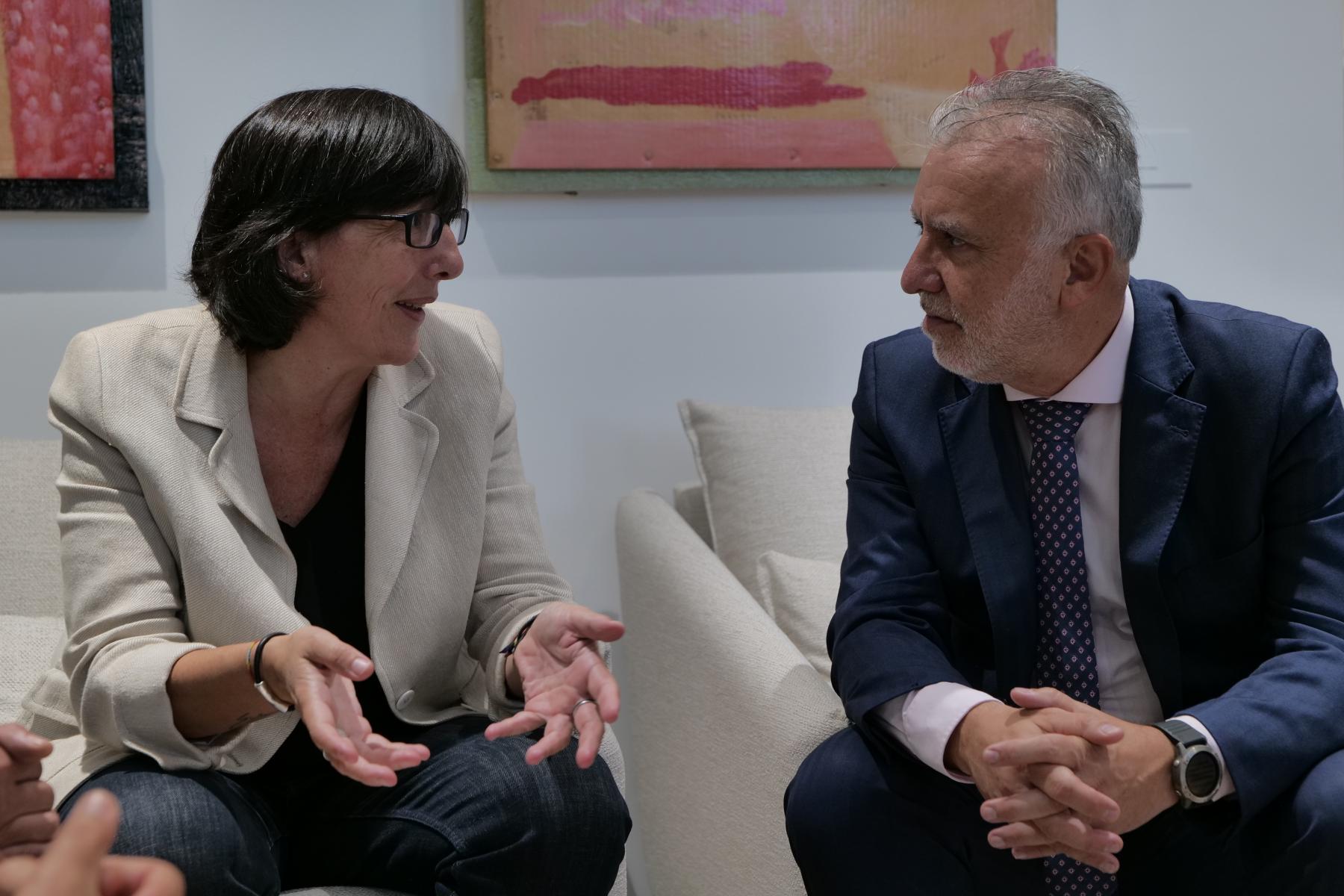 Entrega de la Declaración de Reparación a Eva García de la Torres